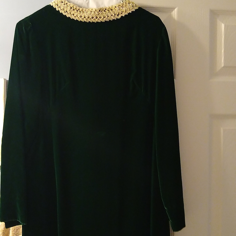 Emerald green long velvet dress, gown. Vintage, handmade Collar With Bling Lace - Picture 12 of 15